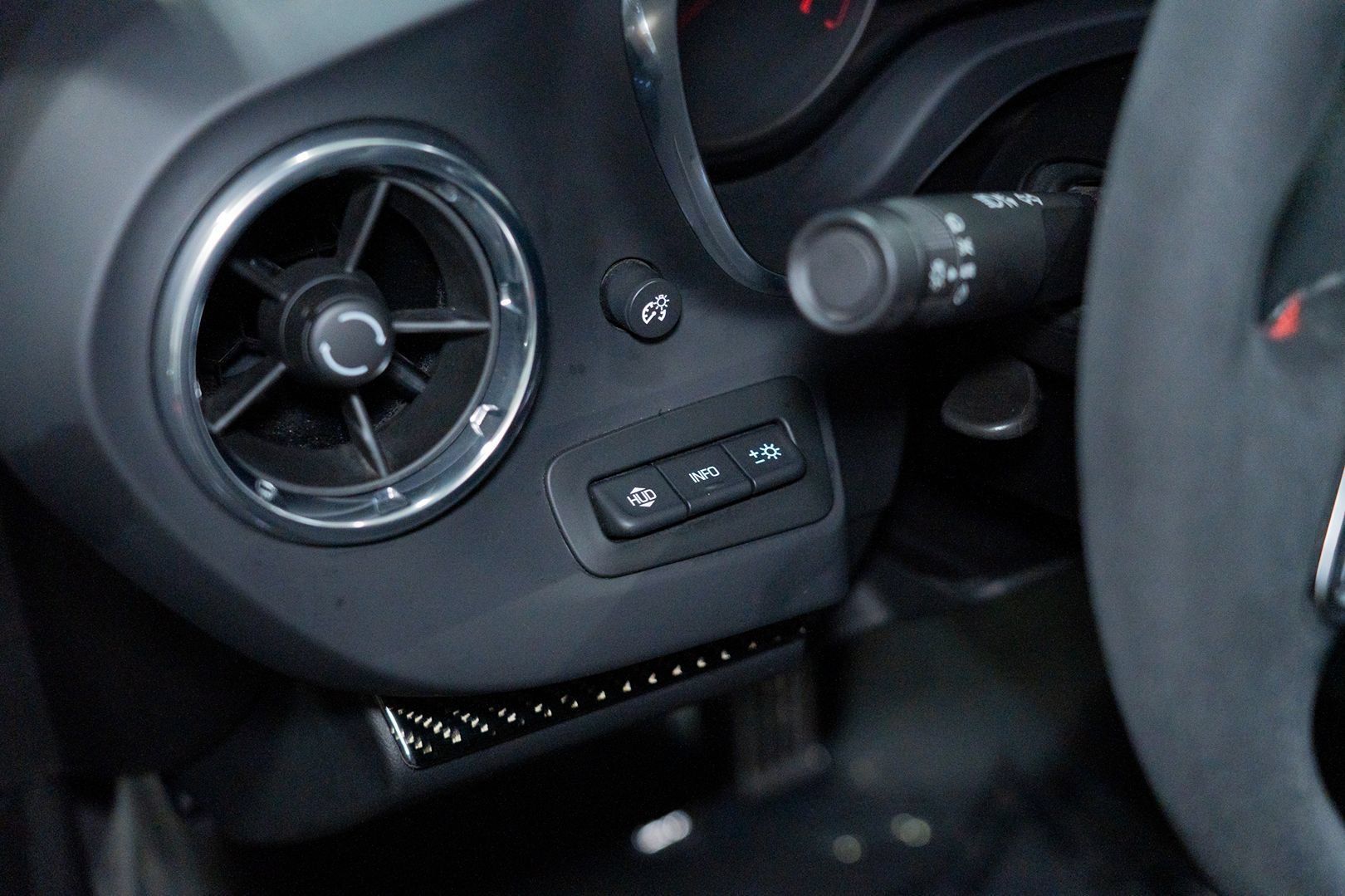 Used 2018 Chevrolet Camaro ZL1 RWD image 19