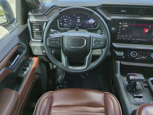 Used 2025 GMC Sierra 1500 Denali Ultimate image 16