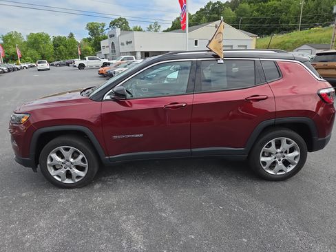 Certified 2022 Jeep Compass Limited AWD/4WD image 7