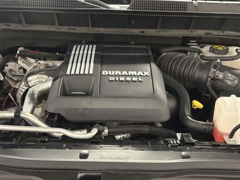 Used 2023 Chevrolet Silverado 1500 LT w/ Z71 Off-Road Package AWD/4WD image 54