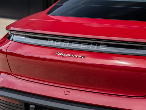 Certified 2025 Porsche Taycan AWD/4WD image 17