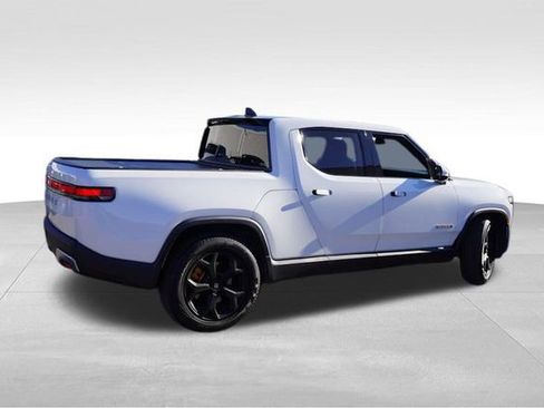 Used 2022 Rivian R1T Adventure image 4