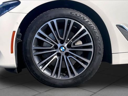 Used 2020 BMW 530i w/ Lighting Package RWD image 10