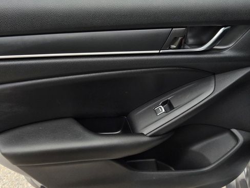 Used 2022 Honda Accord Sport image 9