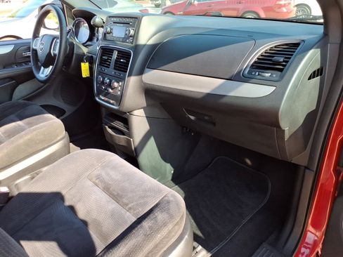 Used 2015 Dodge Grand Caravan SE w/ Quick Order Package 29E SE FWD image 19