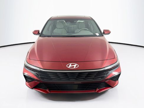 Used 2025 Hyundai Elantra SEL FWD image 2
