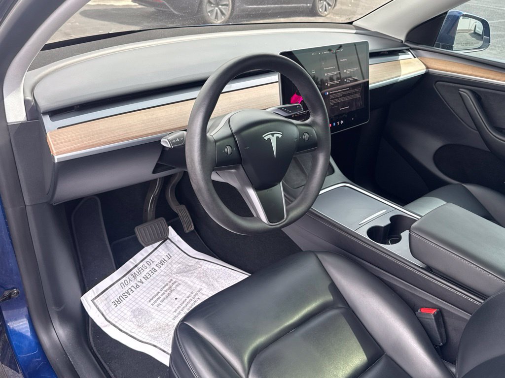 Used 2024 Tesla Model Y Long Range AWD/4WD image 13