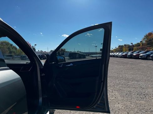 Used 2019 Mercedes-Benz GLE 43 AMG 4MATIC image 35