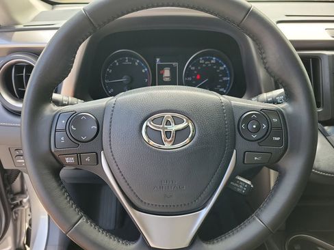 Used 2018 Toyota RAV4 XLE FWD image 19