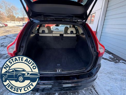 Used 2016 Volvo XC60 T5 Premier w/ Climate Package image 6