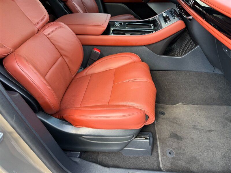 Used 2025 Lincoln Aviator Reserve w/ Equipment Group 201A AWD/4WD image 33