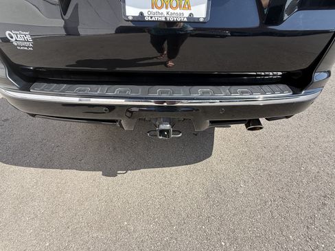Used 2014 Toyota 4Runner Limited w/ Convenience Package AWD/4WD image 18