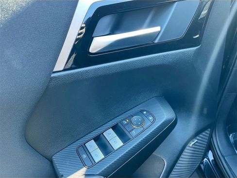 New 2026 Mitsubishi Outlander ES image 18