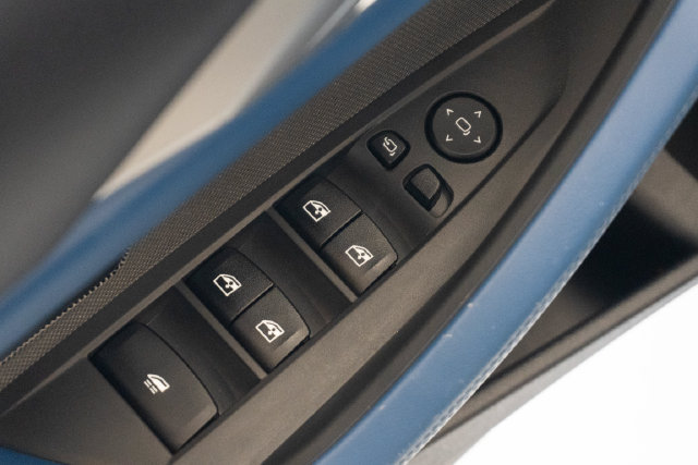 Used 2022 BMW M4 xDrive Competition AWD/4WD image 6