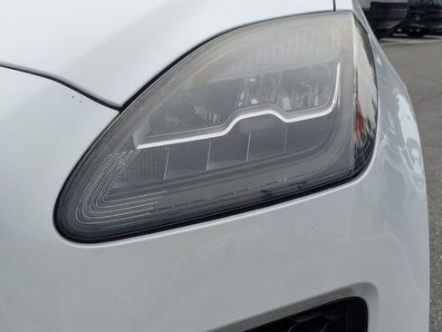 Used 2018 Jaguar E-PACE S AWD/4WD image 9