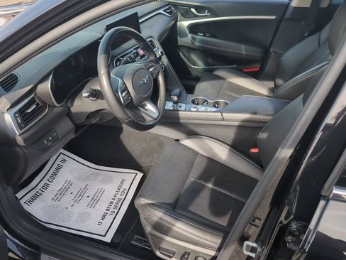 Used 2023 Genesis G70 2.0T image 13