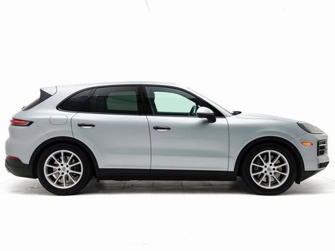 Used 2024 Porsche Cayenne image 29