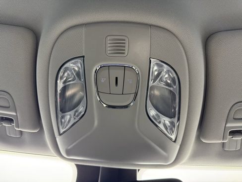 Used 2022 Jeep Compass Limited image 37