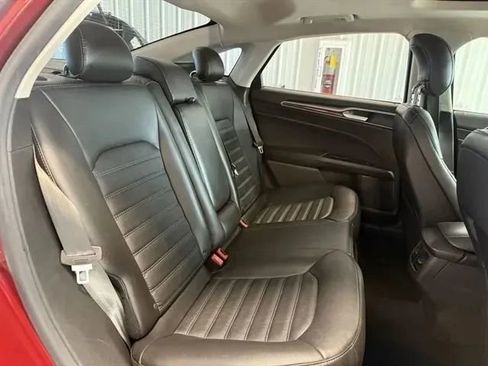 Used 2014 Ford Fusion SE w/ Equipment Group 202A image 21