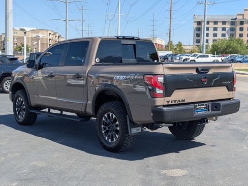 Used 2021 Nissan Titan PRO-4X w/ Pro-4x Convenience Package AWD/4WD image 3