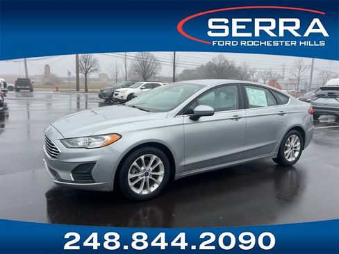 Used 2020 Ford Fusion SE image 1