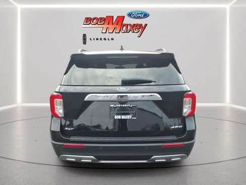 Used 2024 Ford Explorer XLT w/ Equipment Group 202A AWD/4WD image 6