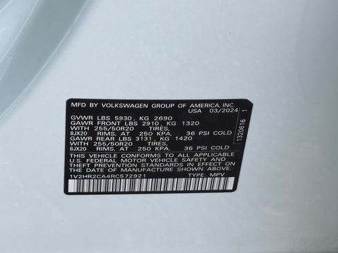 Used 2024 Volkswagen Atlas SE image 29