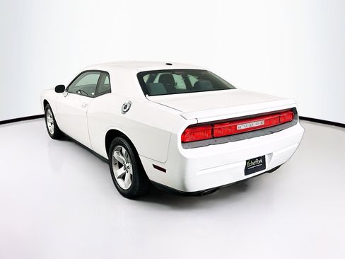 Used 2011 Dodge Challenger RWD image 5