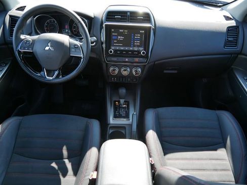 Used 2023 Mitsubishi Outlander Sport SE image 13