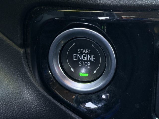 Used 2025 GMC Sierra 1500 SLT AWD/4WD image 19