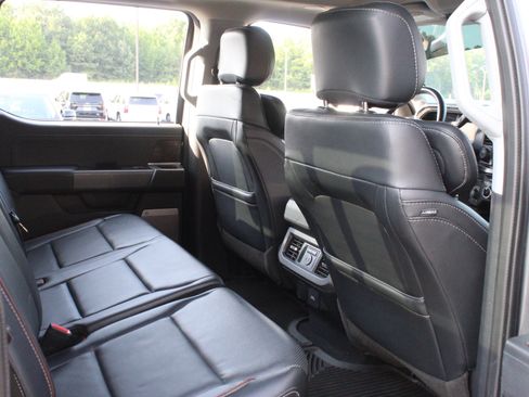 Used 2023 Ford F250 Lariat w/ Lariat Ultimate Package AWD/4WD image 34