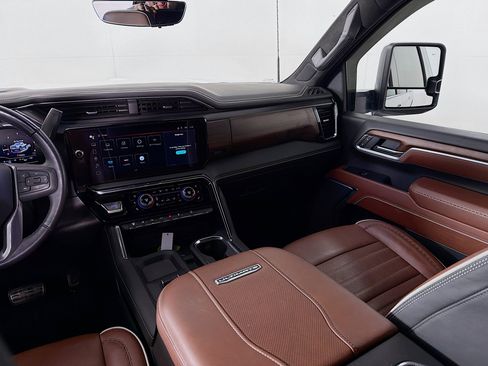 Used 2025 GMC Sierra 2500 Denali Ultimate w/ Max Trailering Package image 27