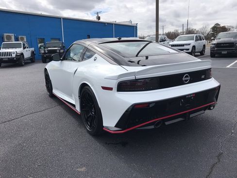 Used 2024 Nissan Z NISMO w/ Floor Mat Package image 9