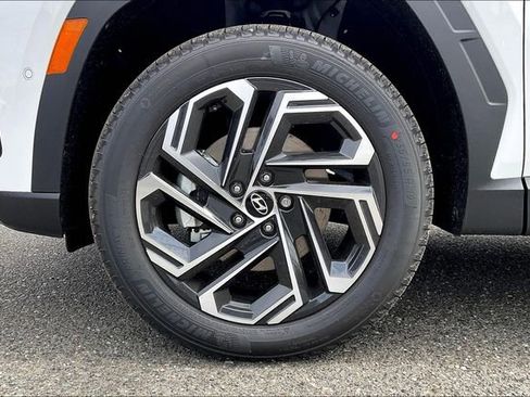 New 2025 Hyundai Tucson Limited image 11