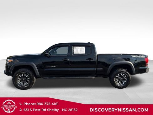 Used 2017 Toyota Tacoma TRD Off-Road w/ Tow Package AWD/4WD image 9