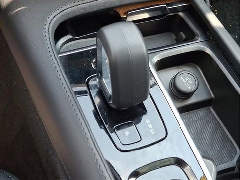 Certified 2024 Volvo XC90 B6 Plus image 15