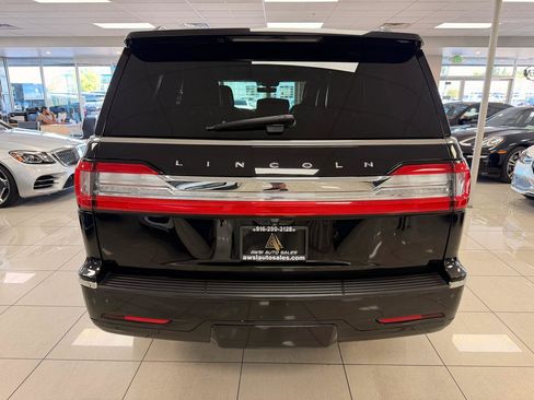 Used 2020 Lincoln Navigator Reserve AWD/4WD image 5