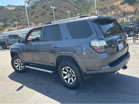 Used 2022 Toyota 4Runner SR5 Premium w/ Moonroof Package RWD image 3