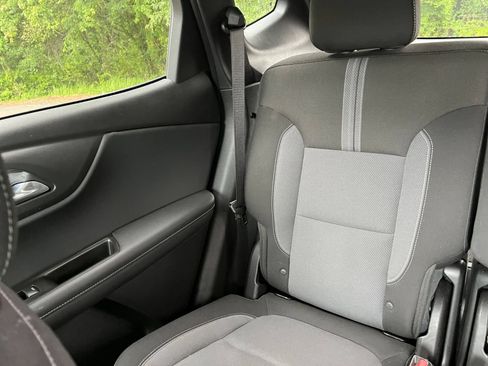 Used 2025 Chevrolet Blazer LT FWD image 35