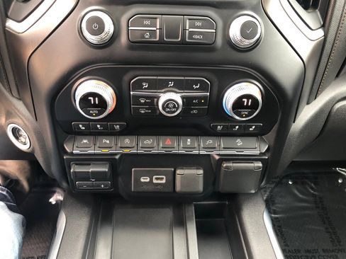 Used 2021 GMC Sierra 1500 AT4 w/ AT4 Premium Package image 24