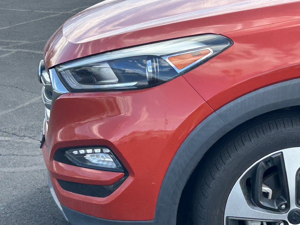 Used 2016 Hyundai Tucson Limited w/ Option Group 03 FWD image 11