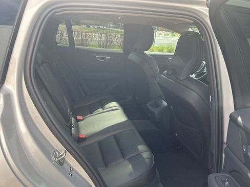 Used 2025 Volvo V60 B5 Cross Country Plus AWD/4WD image 13