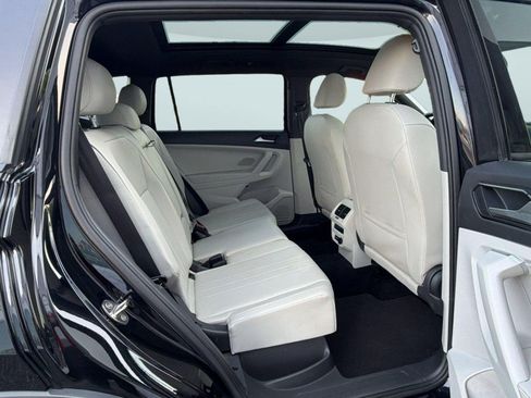 Certified 2022 Volkswagen Tiguan SE R-Line AWD/4WD image 28