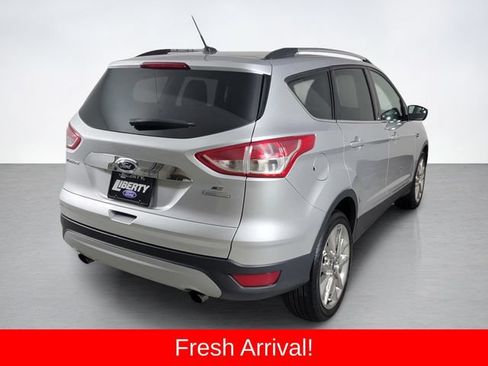Used 2016 Ford Escape SE w/ SE Chrome Package FWD image 3
