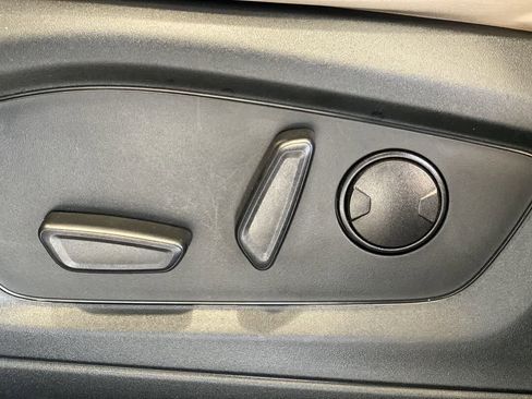 Used 2023 Ford Explorer XLT w/ Equipment Group 202A image 15