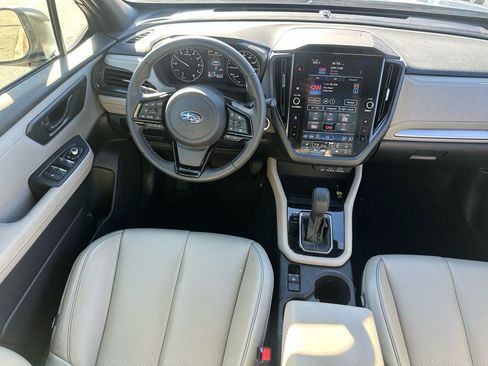 Used 2025 Subaru Forester Premium image 21