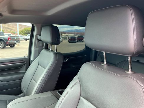 Used 2024 GMC Sierra 1500 SLT w/ SLT Convenience Package AWD/4WD image 17