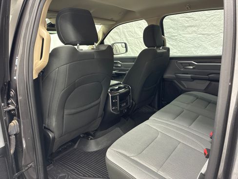 Used 2019 RAM 1500 Big Horn AWD/4WD image 12