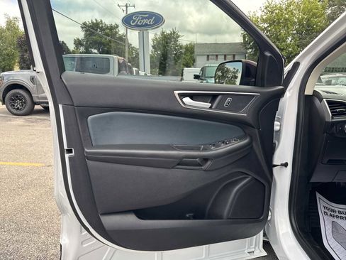 Used 2022 Ford Edge SEL w/ Sport Appearance Package image 19