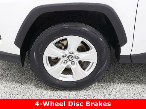 Used 2021 Toyota RAV4 XLE image 11